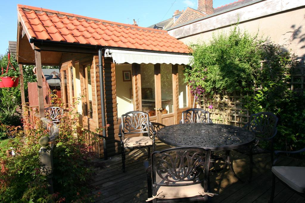 Lincoln House Bed and Breakfast Bridlington Esterno foto