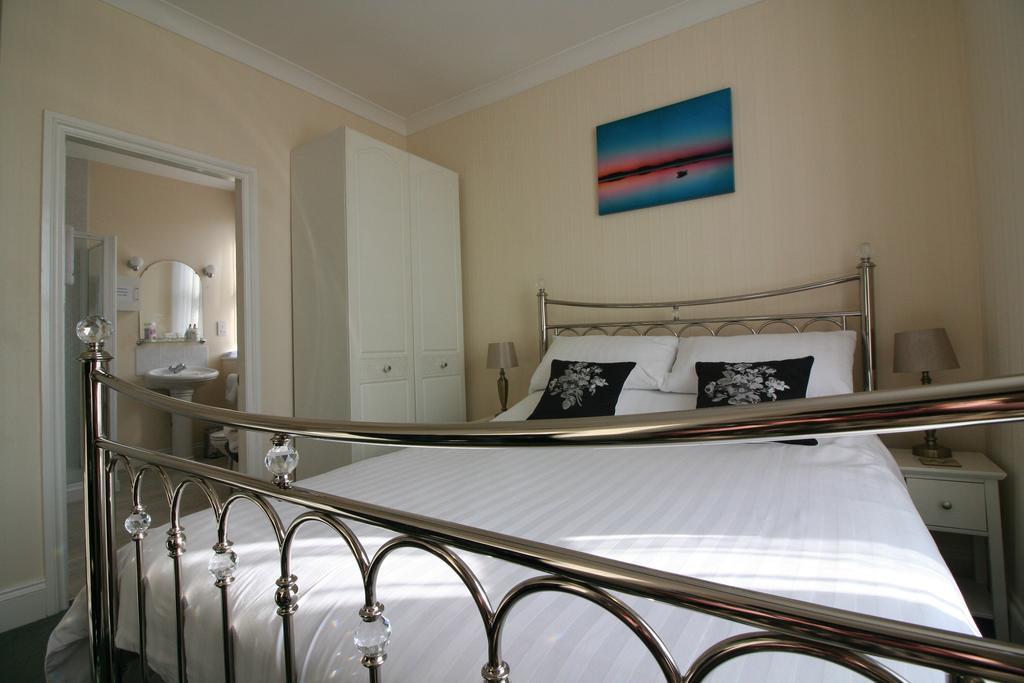 Lincoln House Bed and Breakfast Bridlington Esterno foto