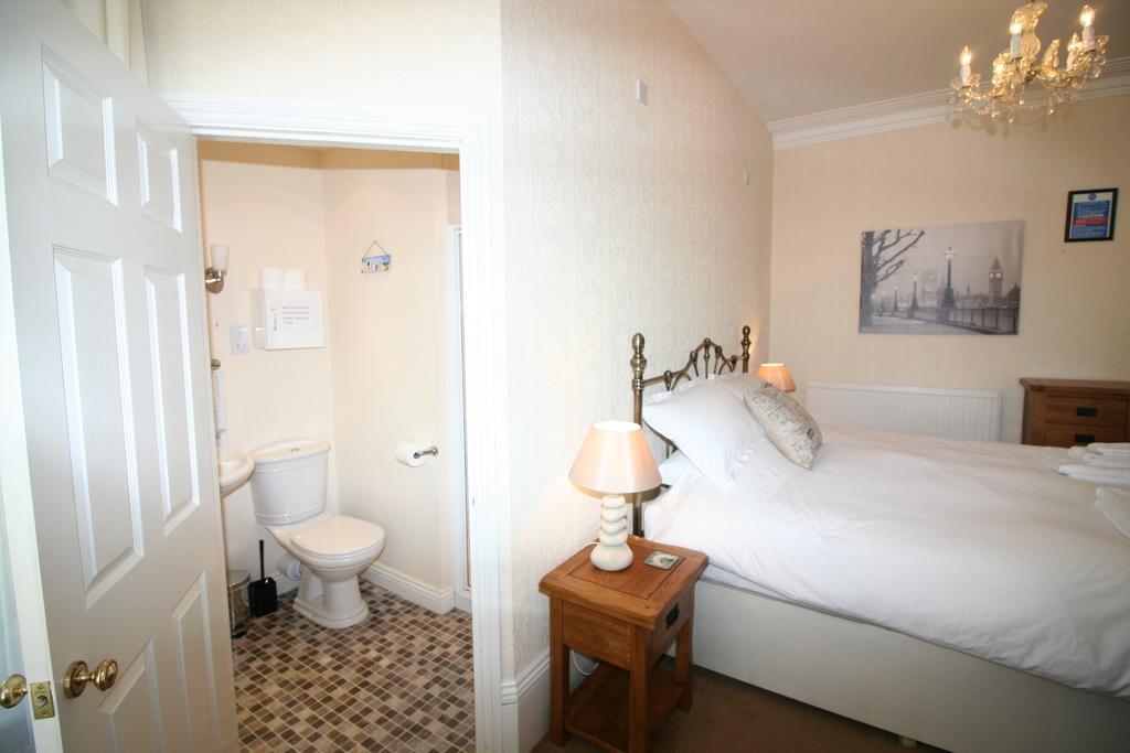 Lincoln House Bed and Breakfast Bridlington Esterno foto